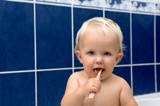 beba zubi četkica pranje